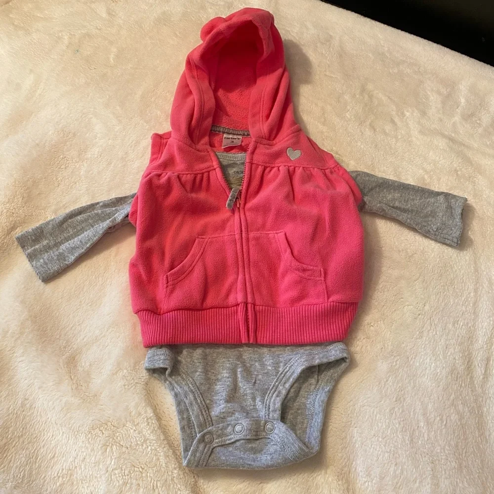 Carter’s baby girl matching outfit size 3M